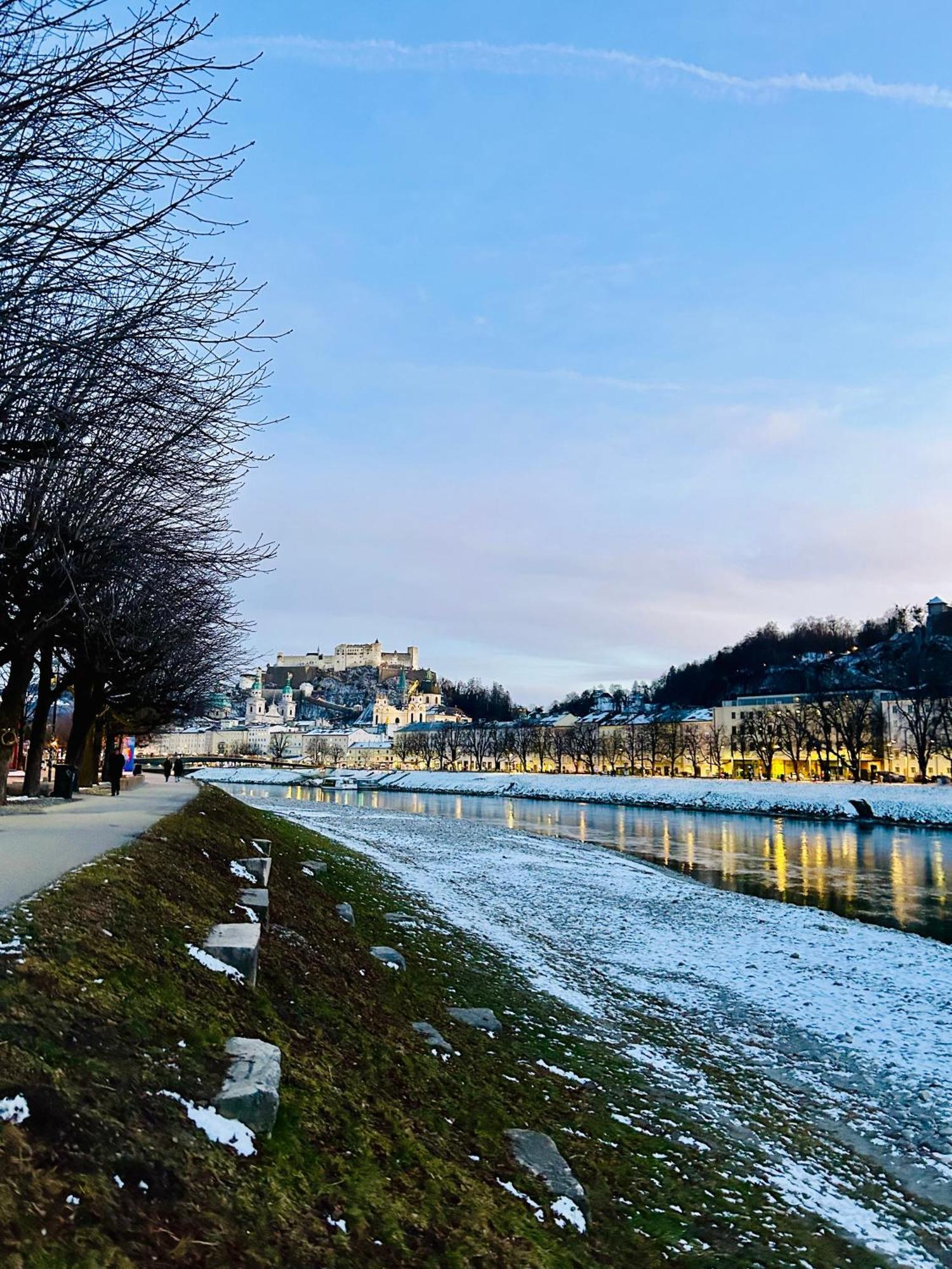 Place2be - With Infinity Pool Apartment Faistenau