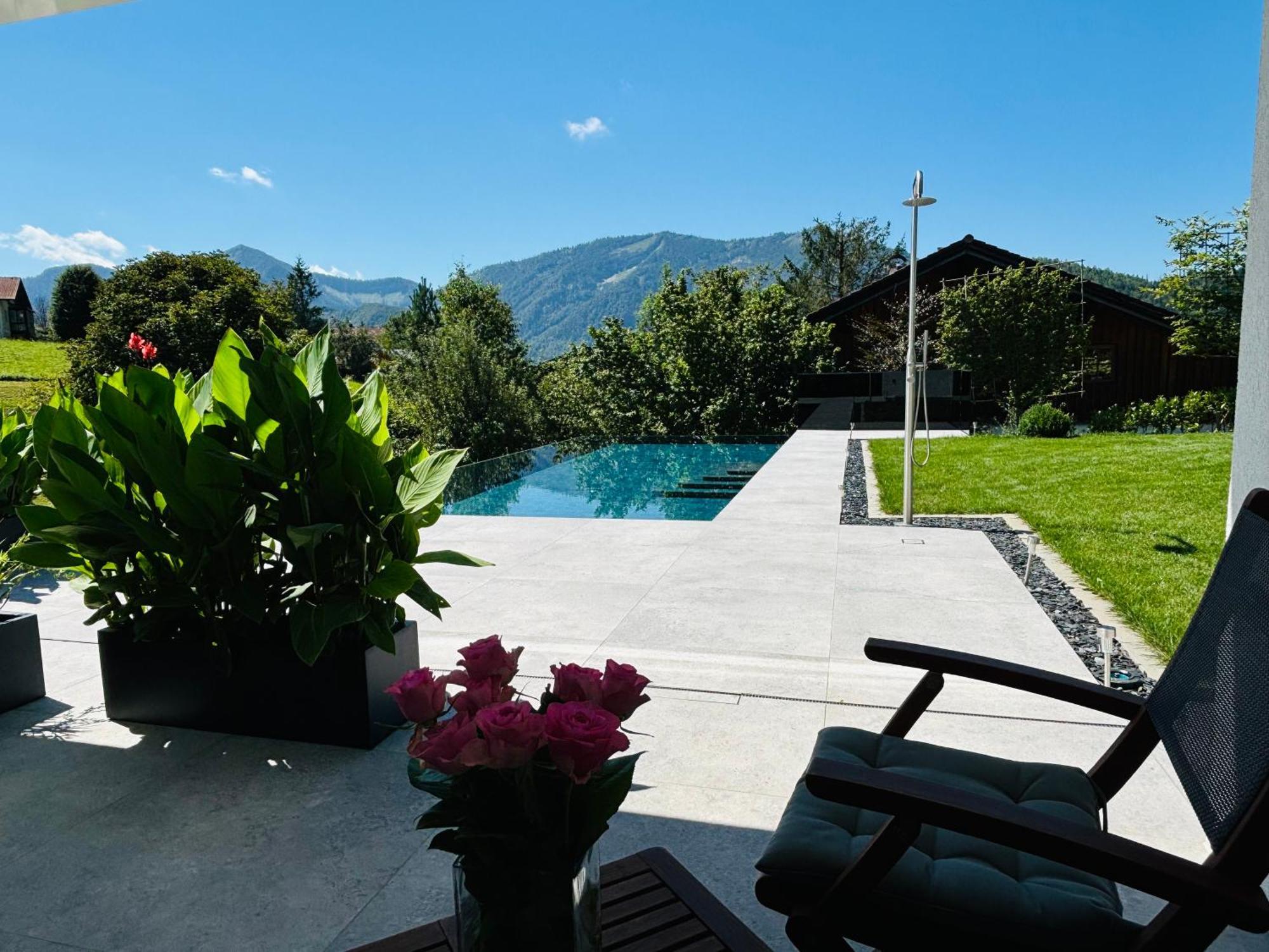 Place2be - With Infinity Pool *
